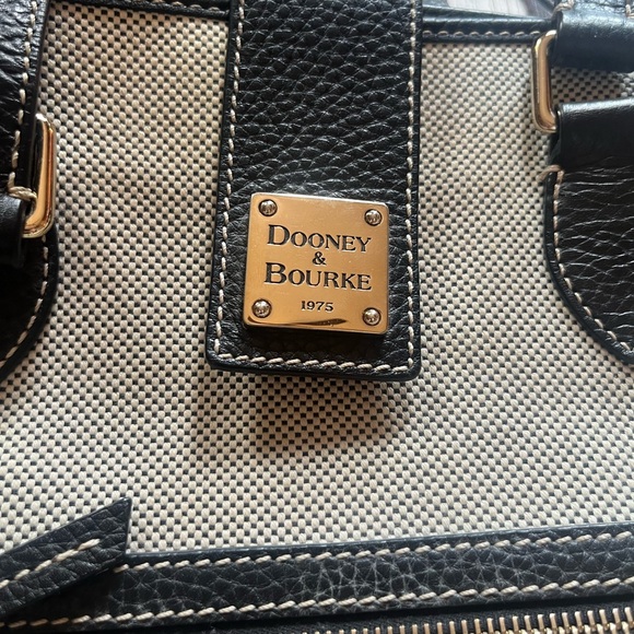 Dooney & Bourke Shoulder Tote Bag Canvas & Leather and id holder - Picture 2 of 11
